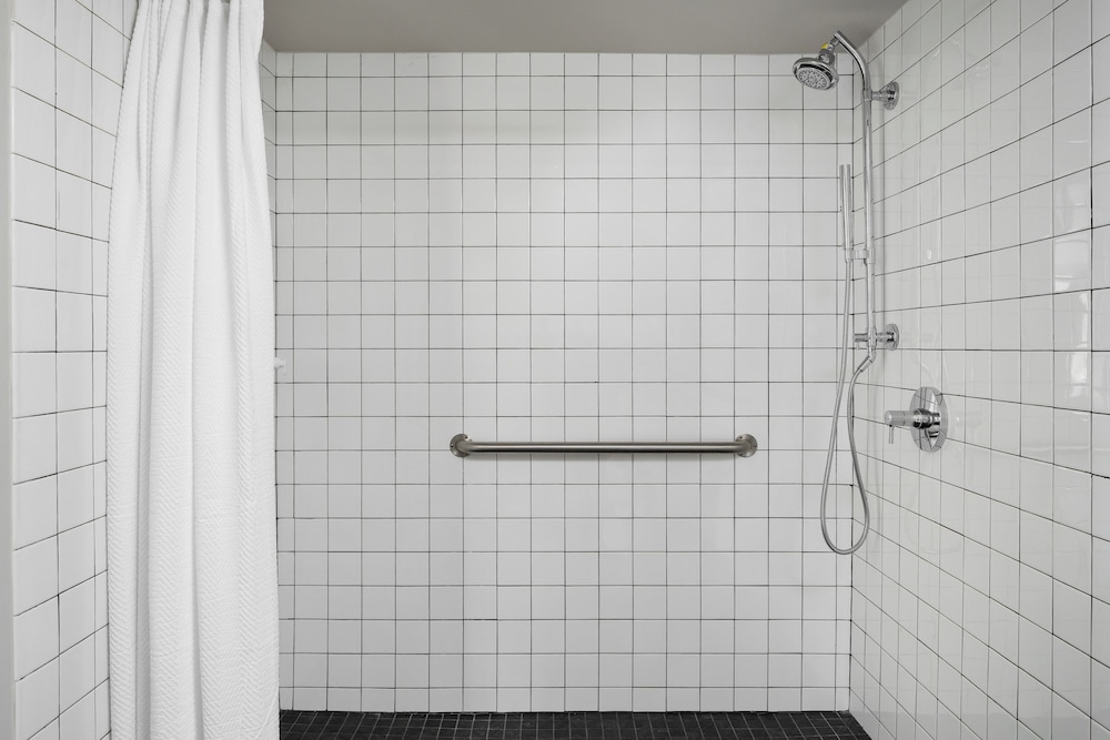 The Coachman Hotel - photo 77