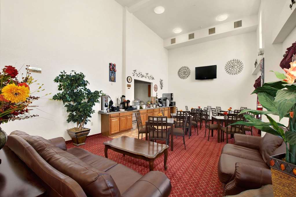 Howard Johnson by Wyndham Lubbock TX - photo 18