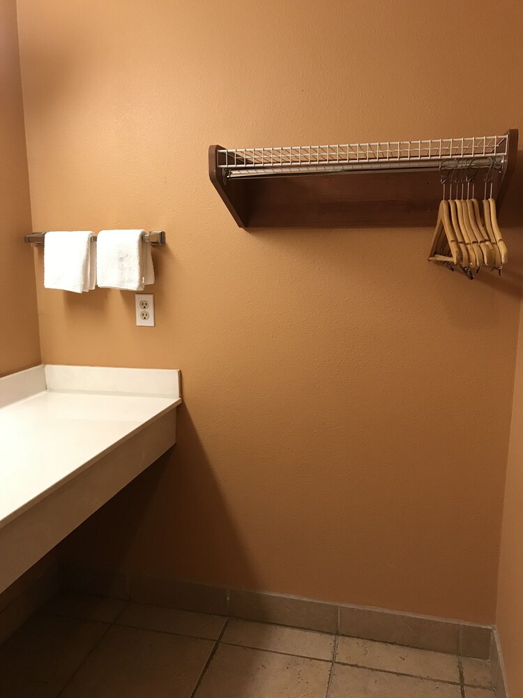 Sky Palace Inn and Suites Laredo - photo 27