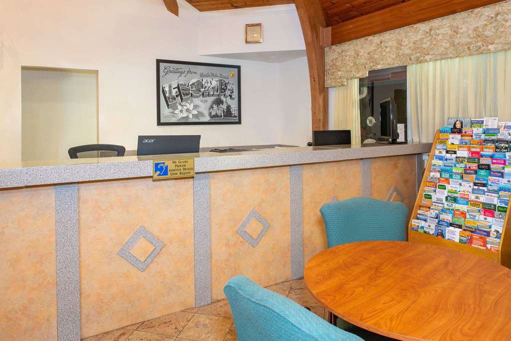 Super 8 by Wyndham North Palm Beach - photo 7
