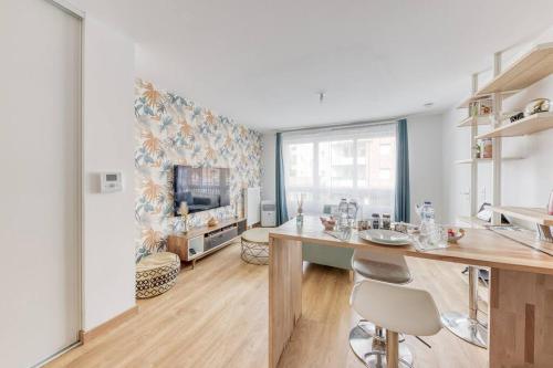 L'AclAcgant T2 proche de Versailles et de Paris — hotel in Guyancourt