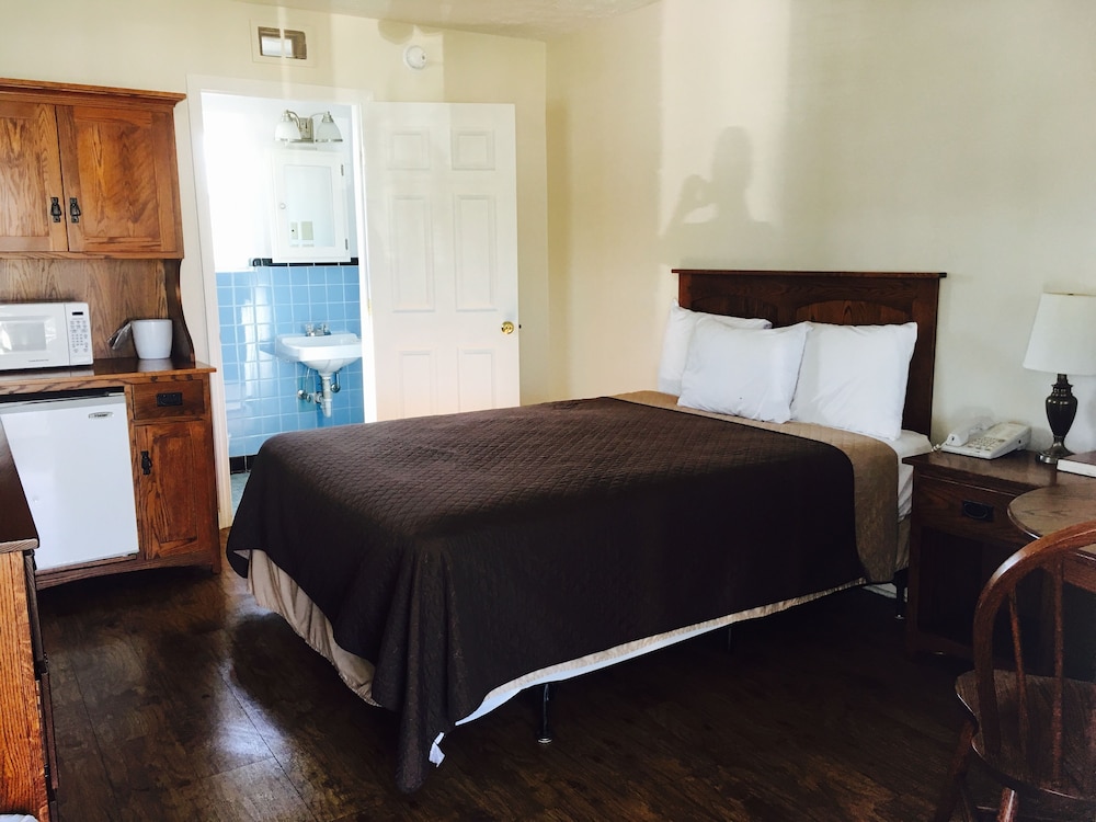 Brown's Motel Aberdeen - photo 15