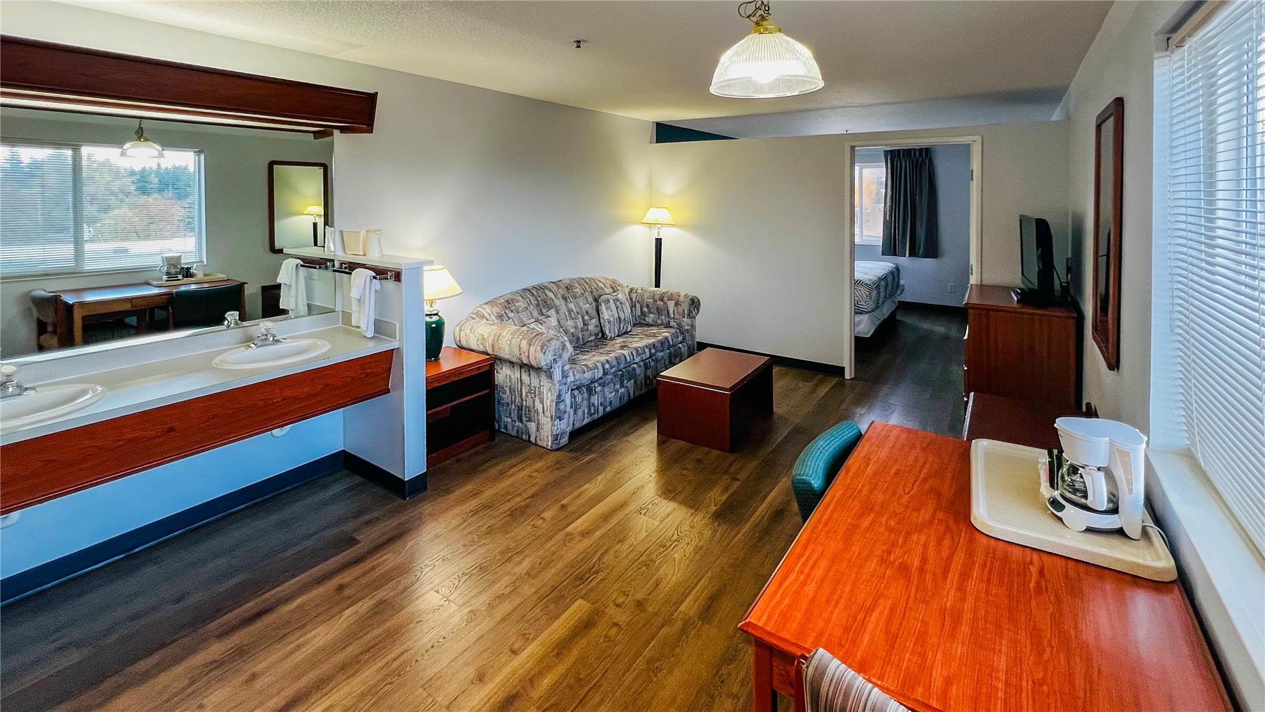 Studio 6 Suites Portland OR I 5 OHSU - photo 17