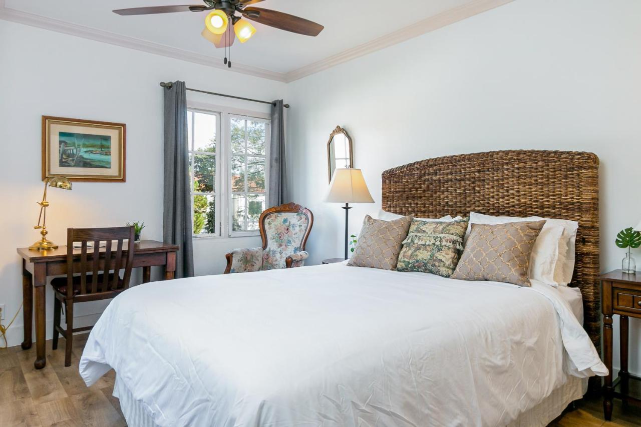 San Miguel - last minute hotel in Santa Barbara