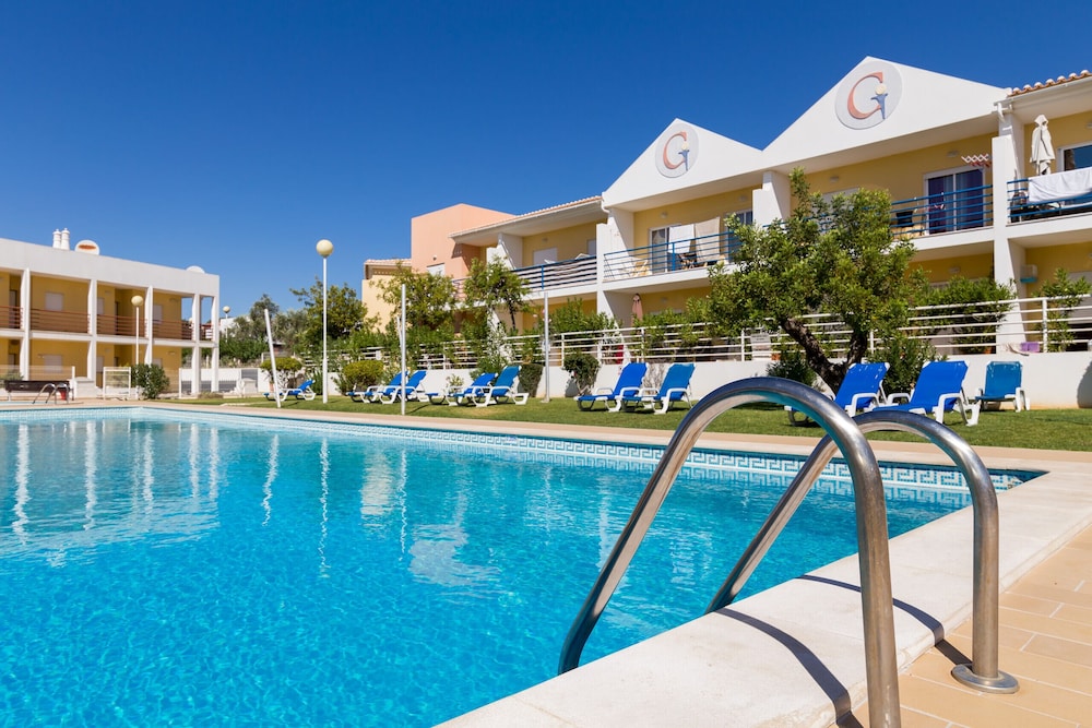 Albufeira Sunny Apartment 2 With Pool by Homing — 4-Star Luxury Hotel in Albufeira, Portugal