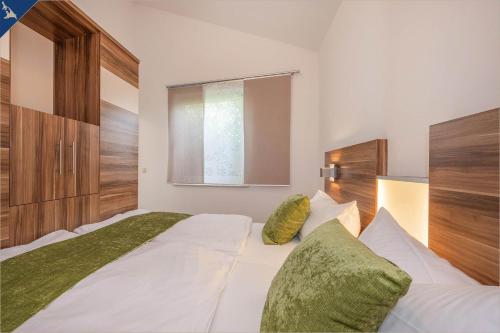Haus Ostseekristall Wohnung Smaragd — 4-Star Luxury Hotel in Ostseebad Zinnowitz, Germany