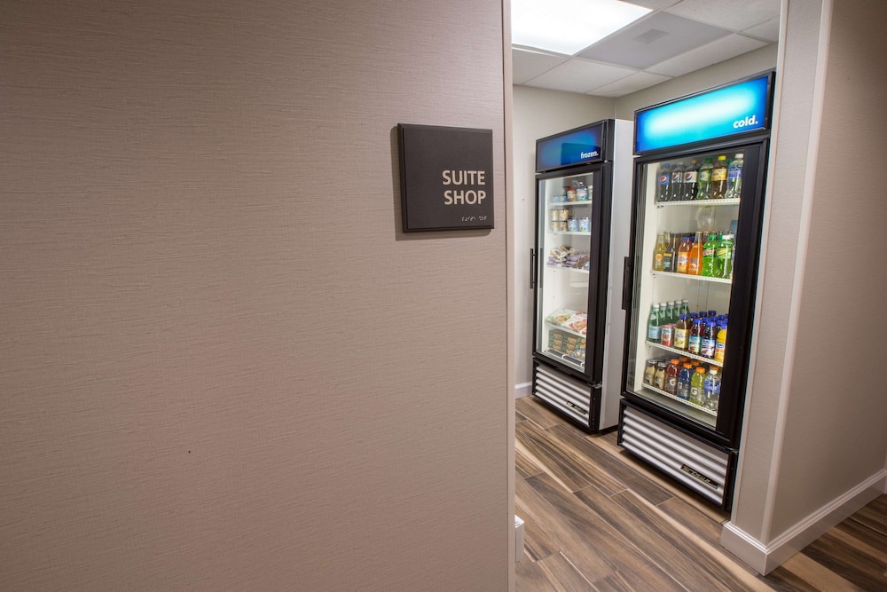 Hampton Inn & Suites Berkshires Lenox - photo 43