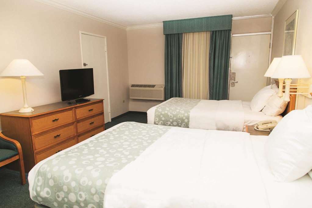Days Inn by Wyndham Del Rio - photo 18