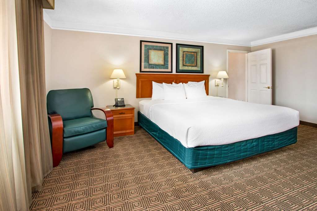 La Quinta Inn by Wyndham Albuquerque Airport - photo 35