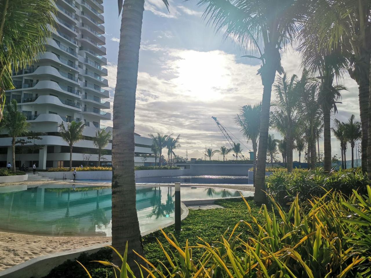 R’holistay Azure North King Size Bed & Wave Pool in San Fernando, Philippines