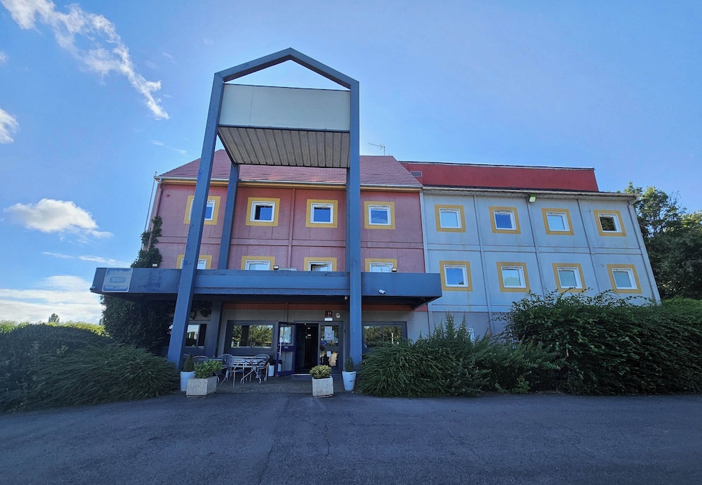 Landaise Le Lagunak Avec Piscine Chauffee a 900 M de la Plage — hotel in Labenne