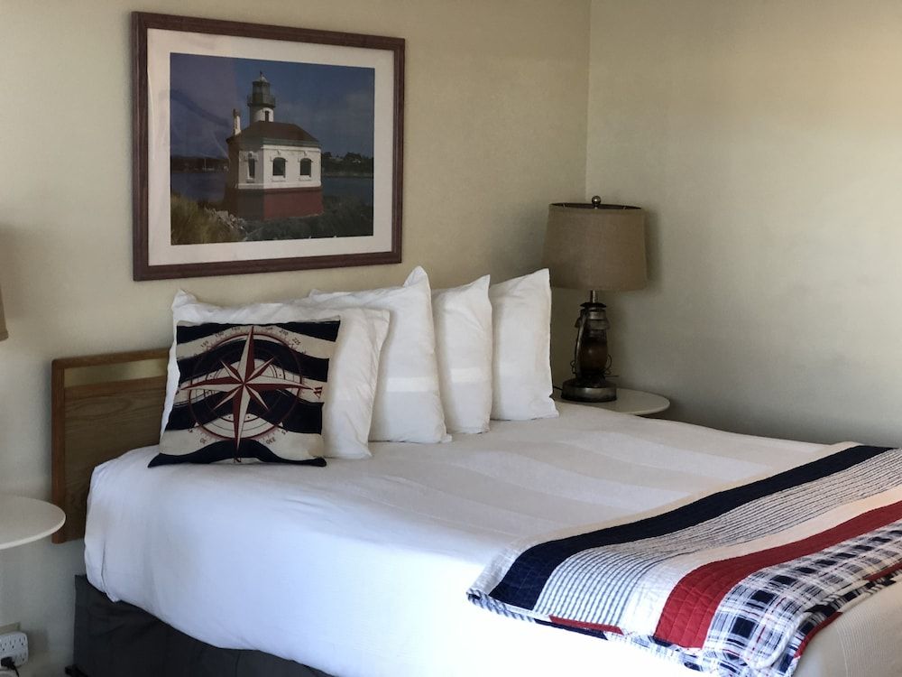 Lamplighter Inn - photo 13