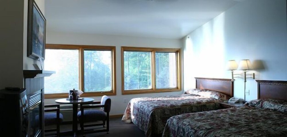 Lake Bluff Inn and Suites - photo 15