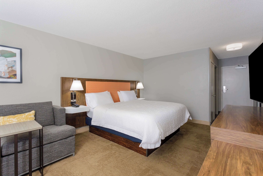 Hampton Inn Jacksonville Downtown I 95 - photo 17
