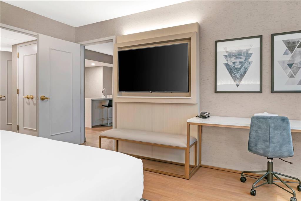 Radisson Plaza Hotel at Kalamazoo Center - photo 132