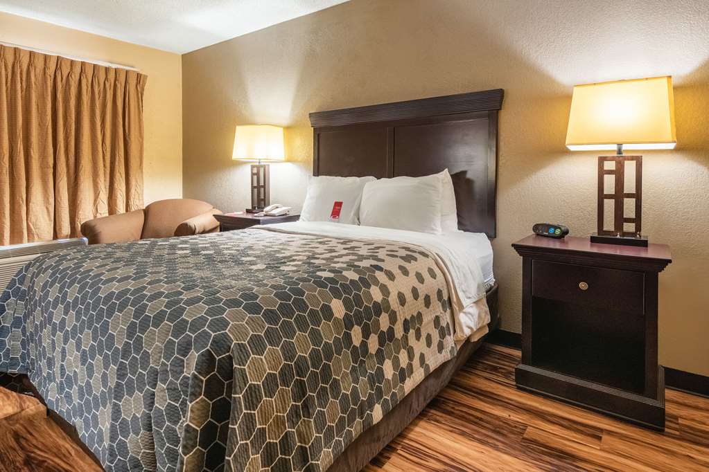 Econo Lodge Hillsboro I 35 - photo 9