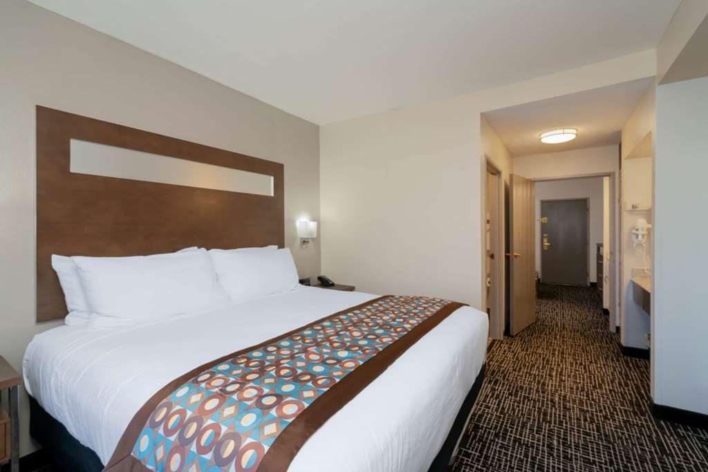Wingate by Wyndham Memphis East - photo 7