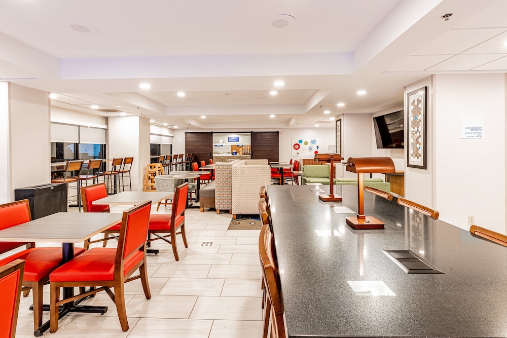 Holiday Inn Express Indianapolis South by IHG - photo 54