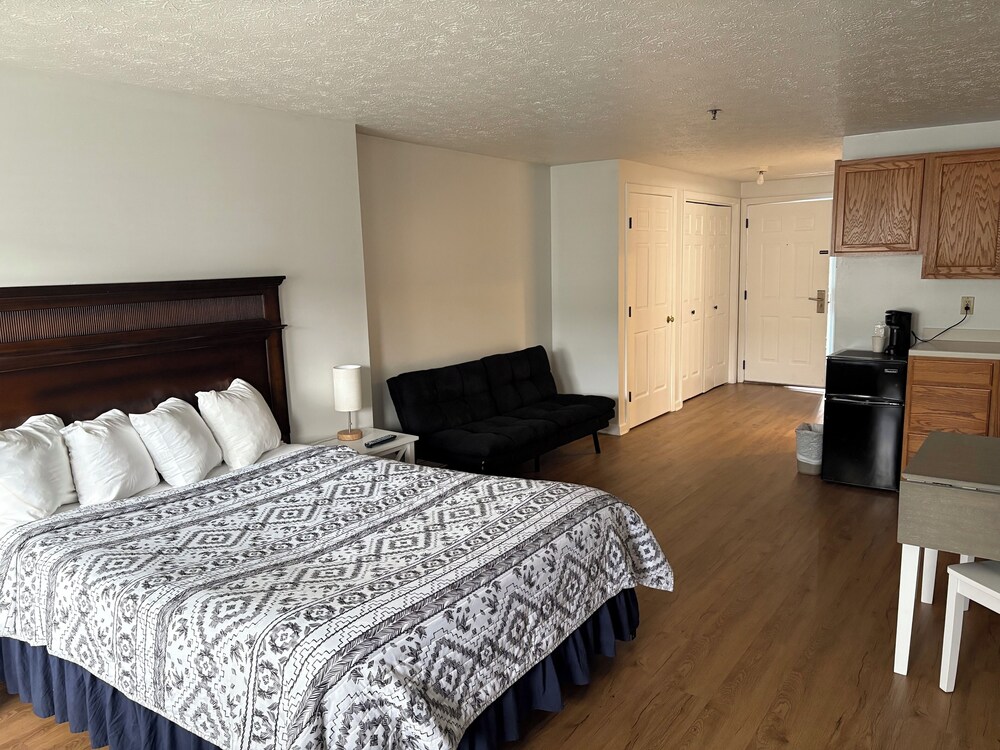 Grand Beach Inn - photo 33