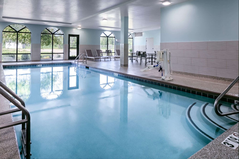 Hampton Inn Council Bluffs - photo 14
