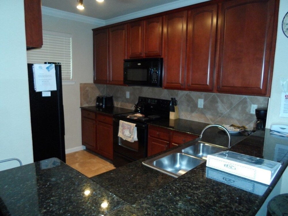 Ip60182 Bella Piazza Resort 3 Bed 3 Baths Condo - photo 9