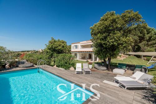 Villa Elena Oasi di Charme con piscina — 4-Star Luxury Hotel in Palau, Italy