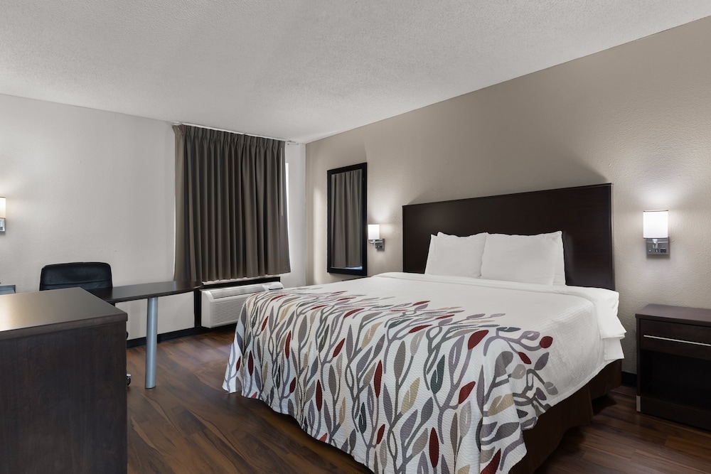 Red Roof Inn & Suites Savannah Airport - photo 11