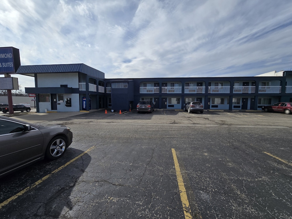 Richmond Inn & Suites - photo 23