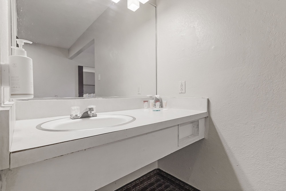 Heritage Inn Express Hayward - photo 23