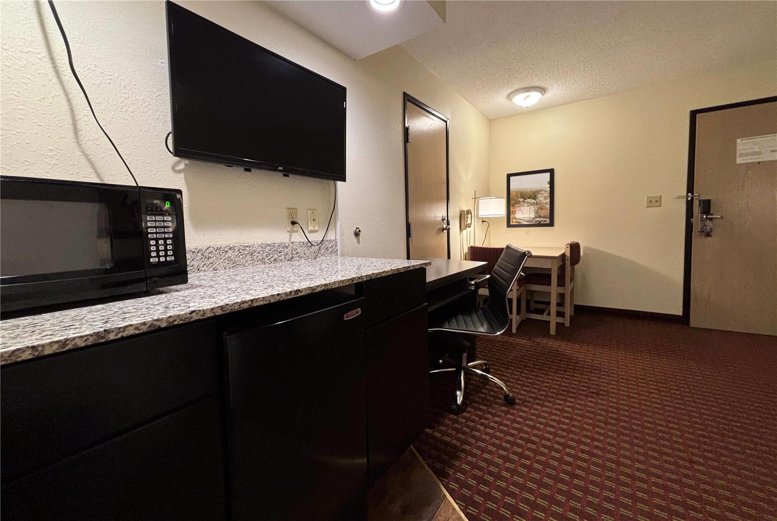Super 8 by Wyndham Metropolis - photo 20