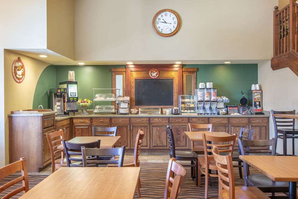 AmericInn by Wyndham Ottumwa - photo 25