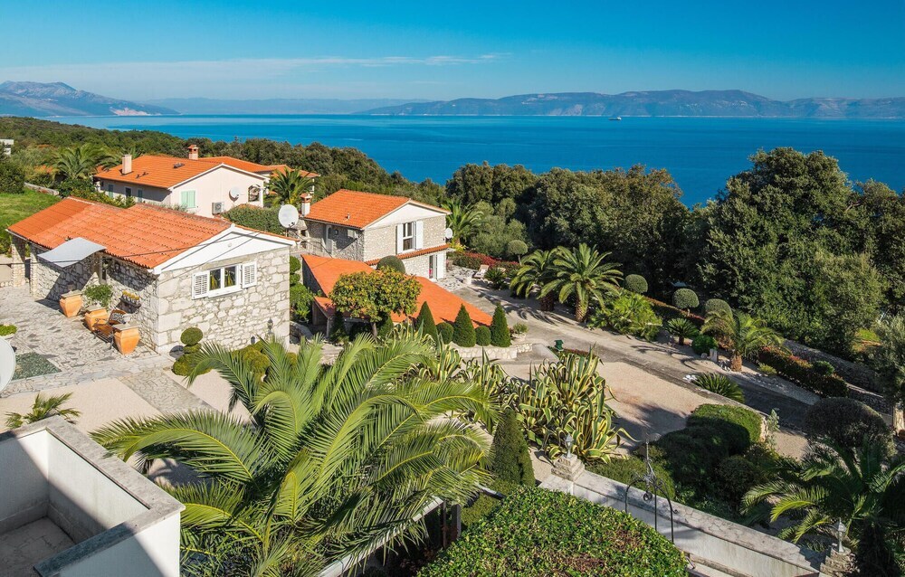 Gorgeous Home In Ravni With Wifi — 4-Star Luxury Hotel in Rasa, Croatia