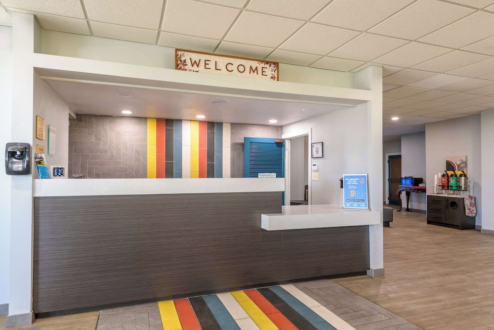 Motel 6 Spring Hill FL Weeki Wachee - photo 2