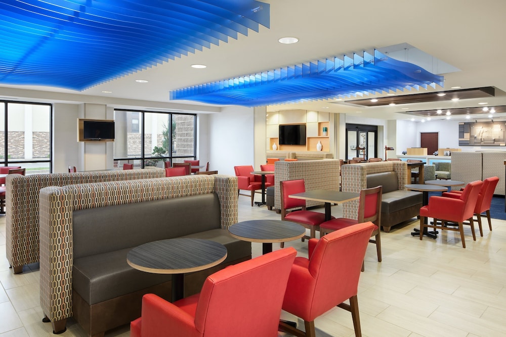 Holiday Inn Express & Suites Seymour by IHG - photo 26