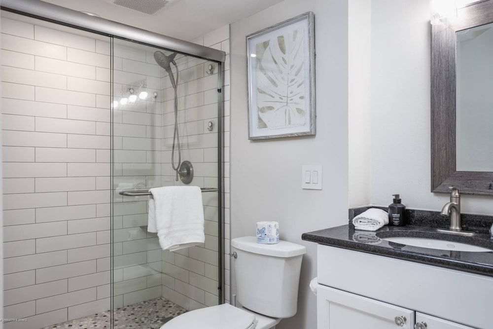 Harbor Towers 4th Fl Pool & Bay Views End Unit - photo 64