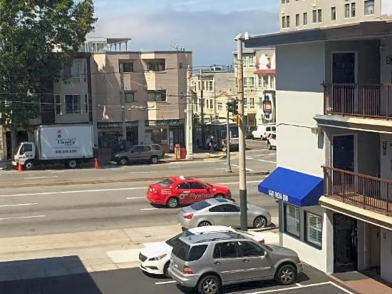 Van Ness Inn - photo 11