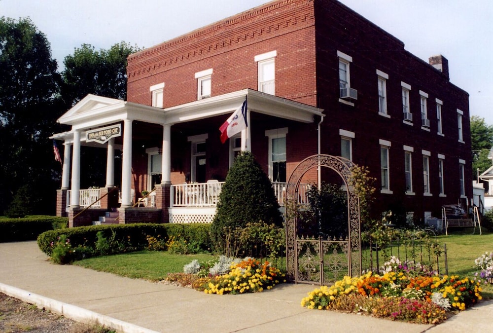 Inn of the Six Toed Cat - photo 44