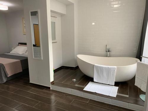 Argiro95 Luxury — 4-Star Luxury Hotel in Bari, Italy
