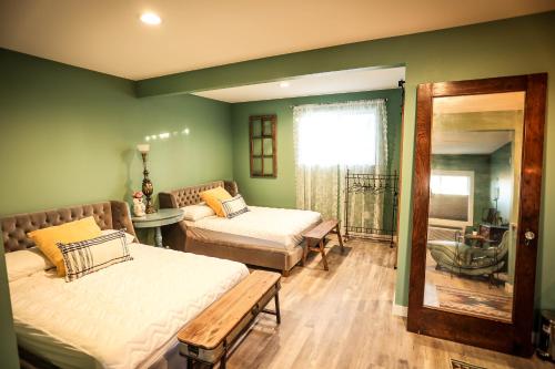 The Blue Buffalo Motel - photo 29