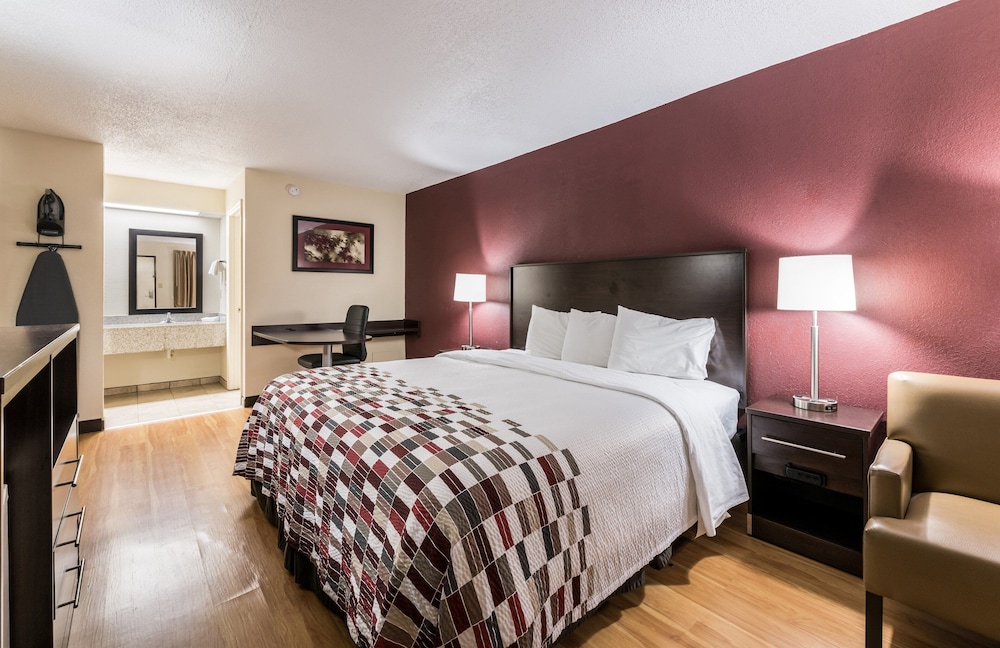 Red Roof Inn Indianapolis Castleton - photo 14