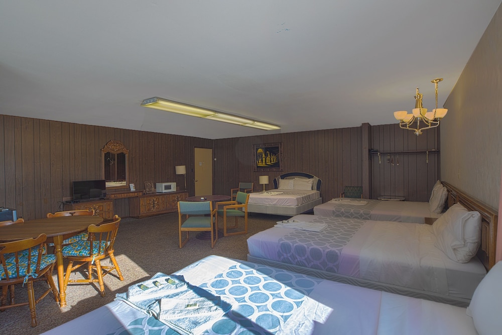 Love Hotels Tomahawk by OYO at Lake Mohawksin WI - photo 10