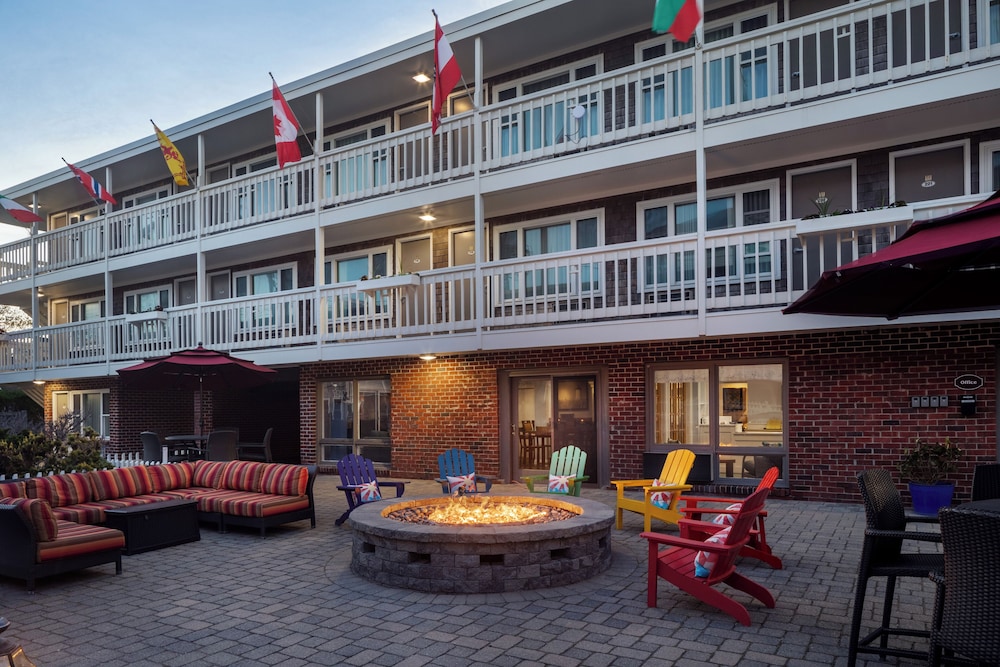 Surfside Hotel and Suites - photo 33