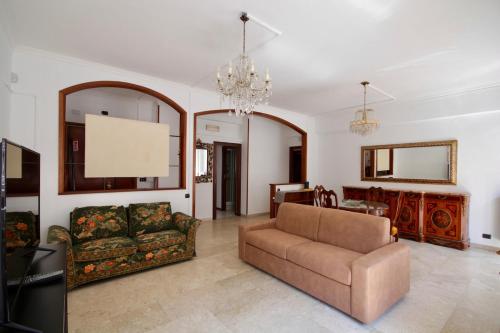 HC Baldo degli Ubaldi Elegant Apartment — 4-Star Luxury Hotel in Rome, Italy