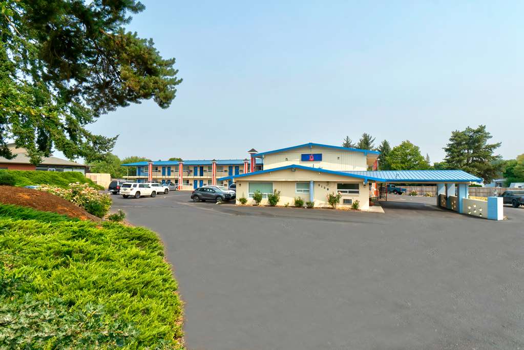 Studio 6 Suites Albany OR - photo 3