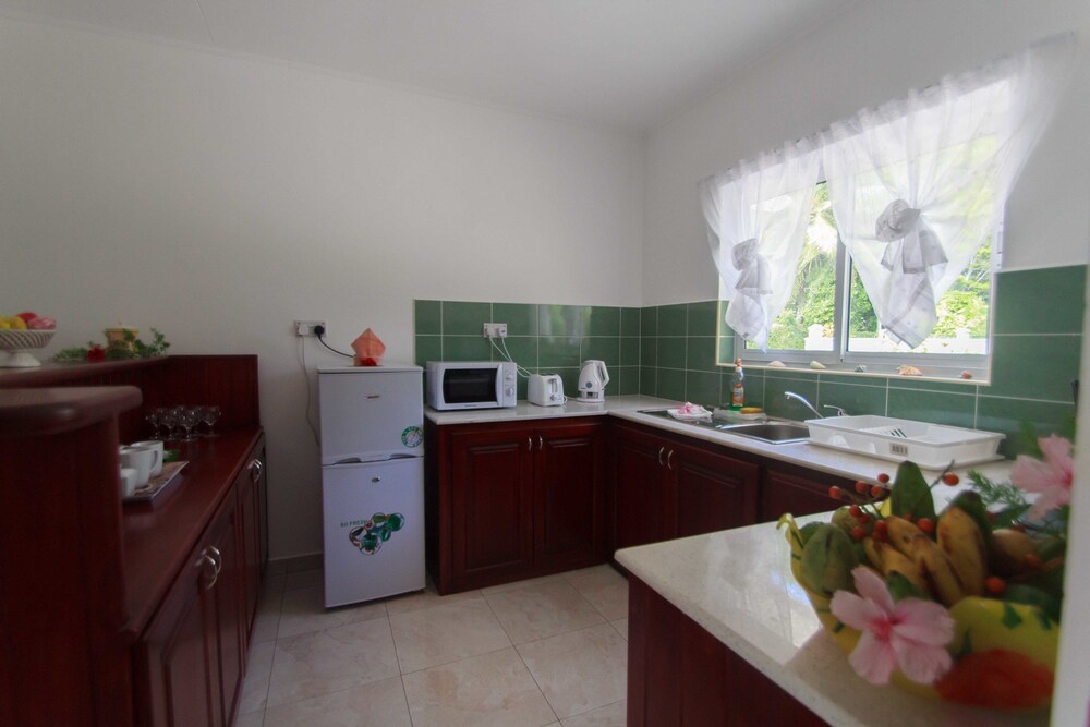Coco Blanche — Anse Royale — photo 5