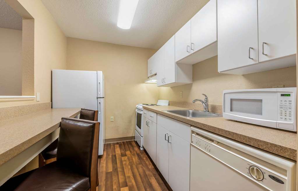 Extended Stay America Suites Evansville East - photo 32