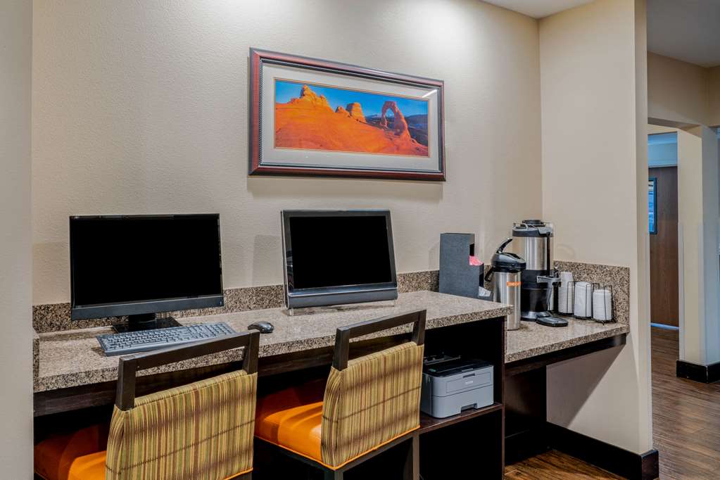 La Quinta Inn & Suites by Wyndham Moab - photo 56