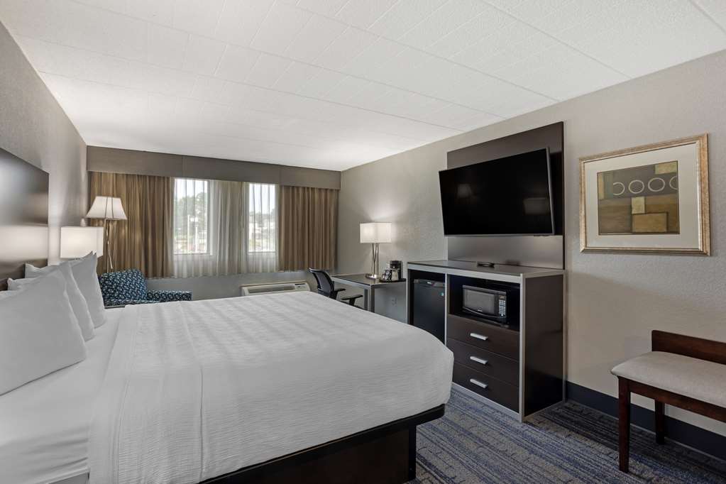 Best Western Plus Reading Inn & Suites - photo 12