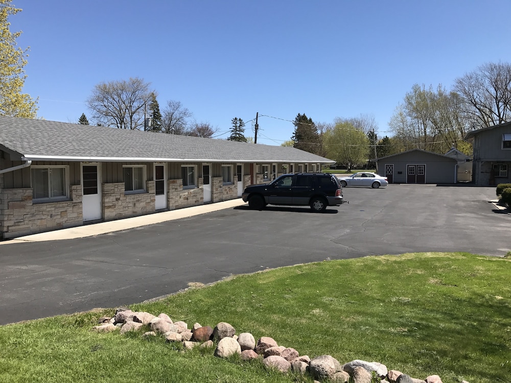 Marinette Inn - photo 19