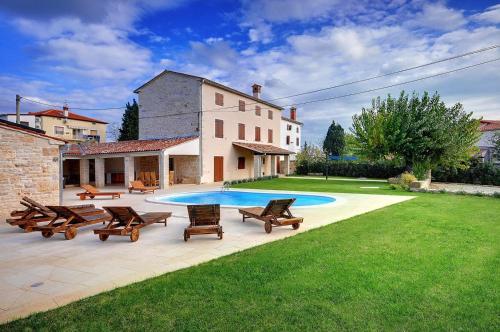 Villa Moncalvo — 4-Star Luxury Hotel in Bale, Croatia